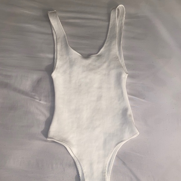 Ribbed Simple Bodysuit - Picture 1 of 3